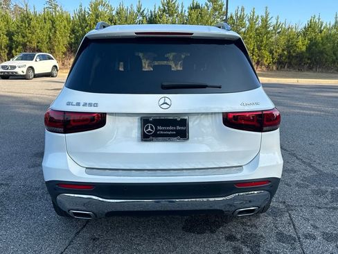 Certified 2022 Mercedes-Benz GLB 250 4MATIC image 11