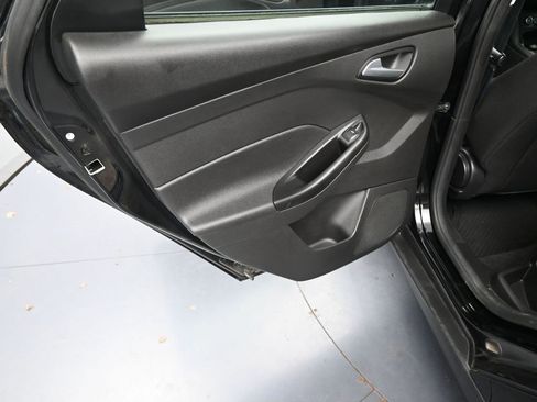 Used 2018 Ford Focus SE image 28