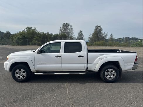 Used 2010 Toyota Tacoma 4x4 Double Cab image 8