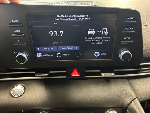 Used 2022 Hyundai Elantra SEL FWD image 16