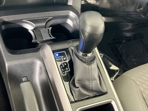 Used 2022 Toyota Tacoma SR5 AWD/4WD image 16
