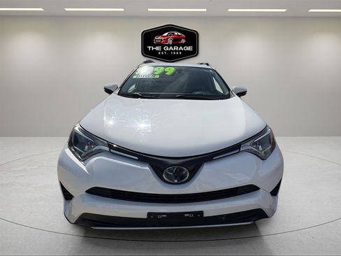 Used 2018 Toyota RAV4 LE Plus image 8