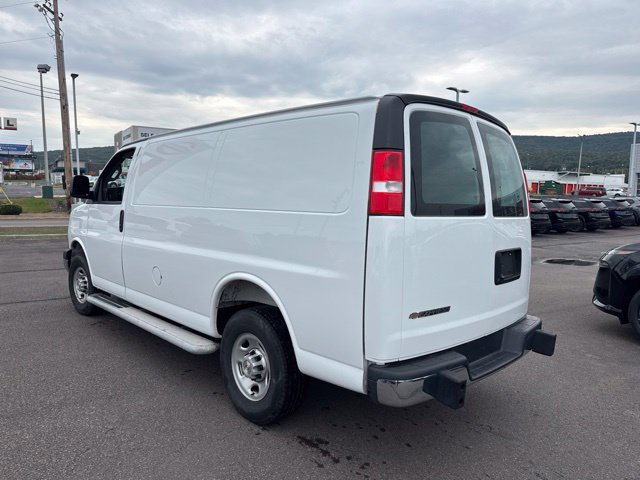Used 2025 Chevrolet Express 2500 w/ Driver Convenience Package RWD image 7