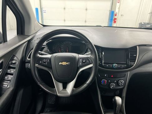 Used 2017 Chevrolet Trax LT w/ Driver Confidence Package image 11