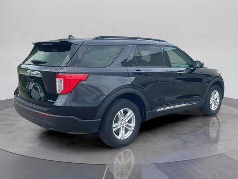 Used 2024 Ford Explorer XLT AWD/4WD image 5