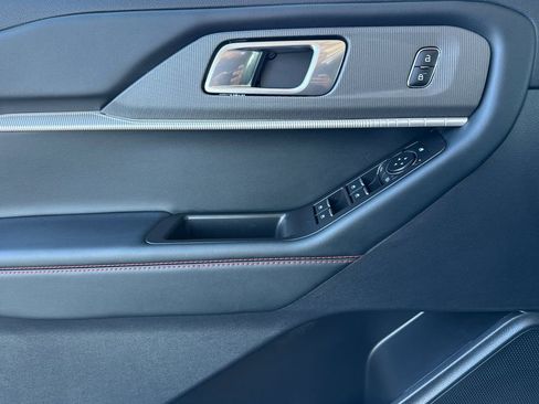 Used 2025 Ford Explorer ST-Line image 16