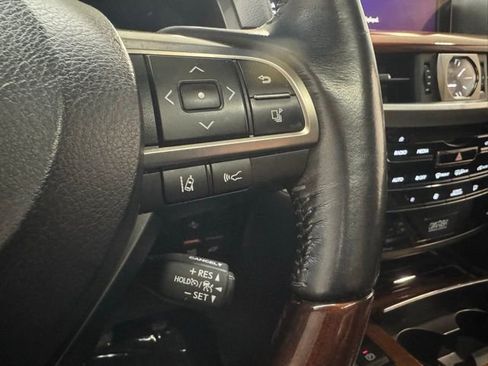 Used 2019 Lexus LX 570 4WD w/ Luxury Package image 7