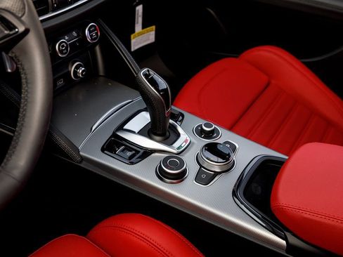 New 2025 Alfa Romeo Stelvio Sprint w/ Veloce Package AWD/4WD image 21