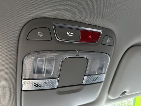 Used 2024 Kia Telluride LX FWD image 5