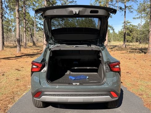 New 2026 Chevrolet Trax LT w/ Driver Confidence Package image 9