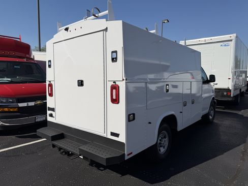 New 2026 Chevrolet Express 3500 w/ Power Convenience Package RWD image 7