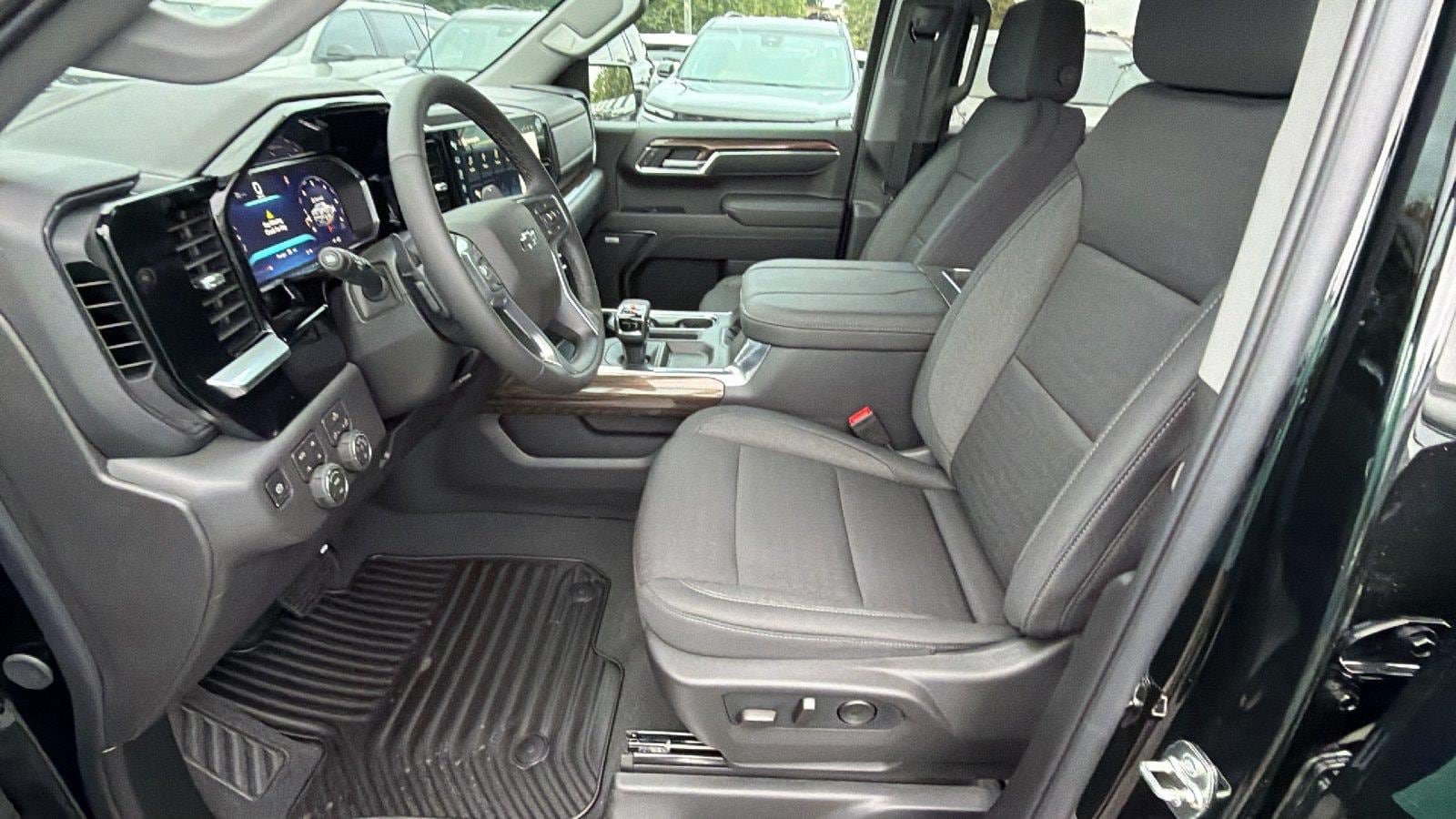 New 2026 Chevrolet Silverado 1500 RST w/ Convenience Package II AWD/4WD image 16