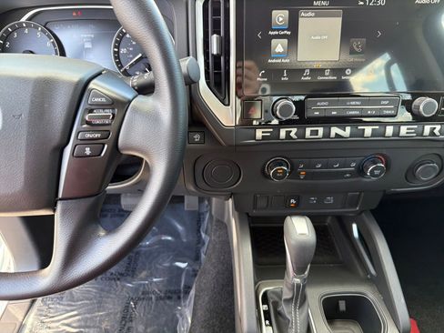 Certified 2025 Nissan Frontier SV image 13