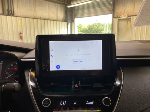 Used 2025 Toyota Corolla LE FWD image 37