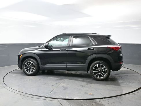 Used 2025 Chevrolet TrailBlazer LT w/ Driver Confidence Package image 10