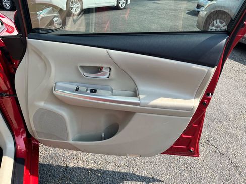 Used 2014 Toyota Prius V Five FWD image 30