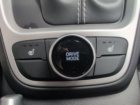 New 2026 Hyundai Venue SEL FWD image 17