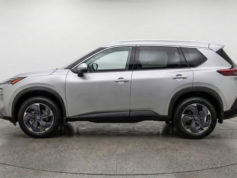 Used 2025 Nissan Rogue SV FWD image 5