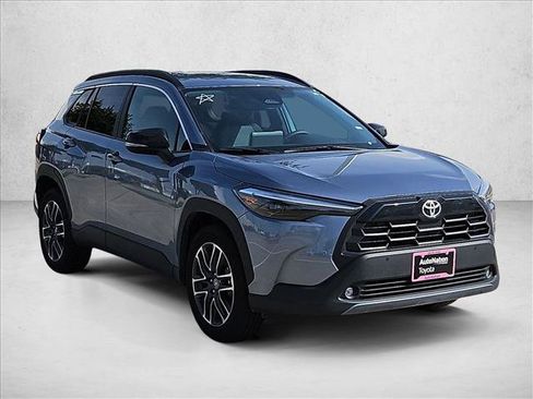 Used 2026 Toyota Corolla Cross XLE FWD image 3