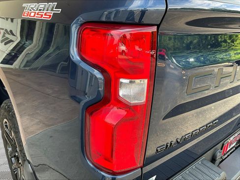 Used 2021 Chevrolet Silverado 1500 LT Trail Boss w/ Convenience Package II AWD/4WD image 24