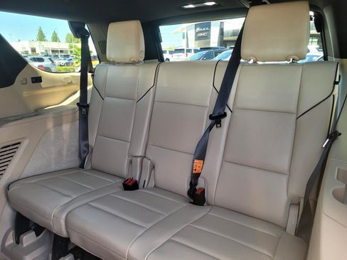 Certified 2022 Cadillac Escalade Premium Luxury w/ Performance Package AWD/4WD image 13