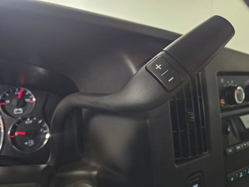 New 2025 Chevrolet Express 2500 Extended w/ Enhanced Convenience Package RWD image 28