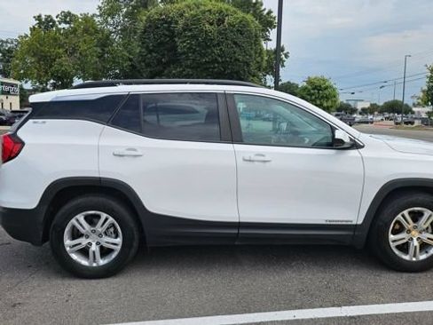 Used 2021 GMC Terrain SLE w/ Driver Convenience Package FWD image 5