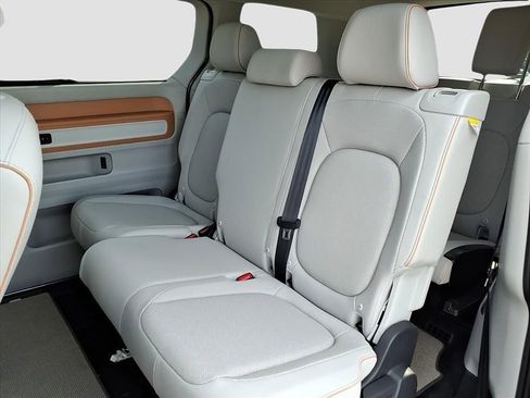 New 2025 Volkswagen ID. Buzz 1st Edition image 11