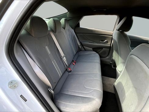 Used 2021 Hyundai Elantra SEL w/ Cargo Package FWD image 24