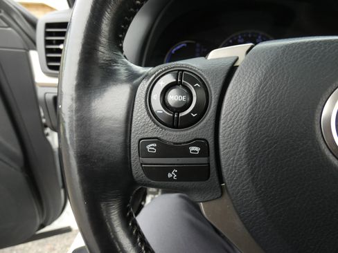 Used 2015 Lexus CT 200h image 79