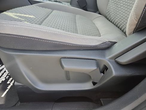 Used 2022 Ford Escape SE w/ Cold Weather Package image 16