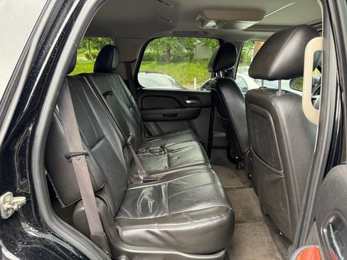 Used 2011 GMC Yukon SLT w/ SLT-2 Equipment Package AWD/4WD image 14