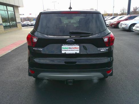 Used 2019 Ford Escape Titanium image 2