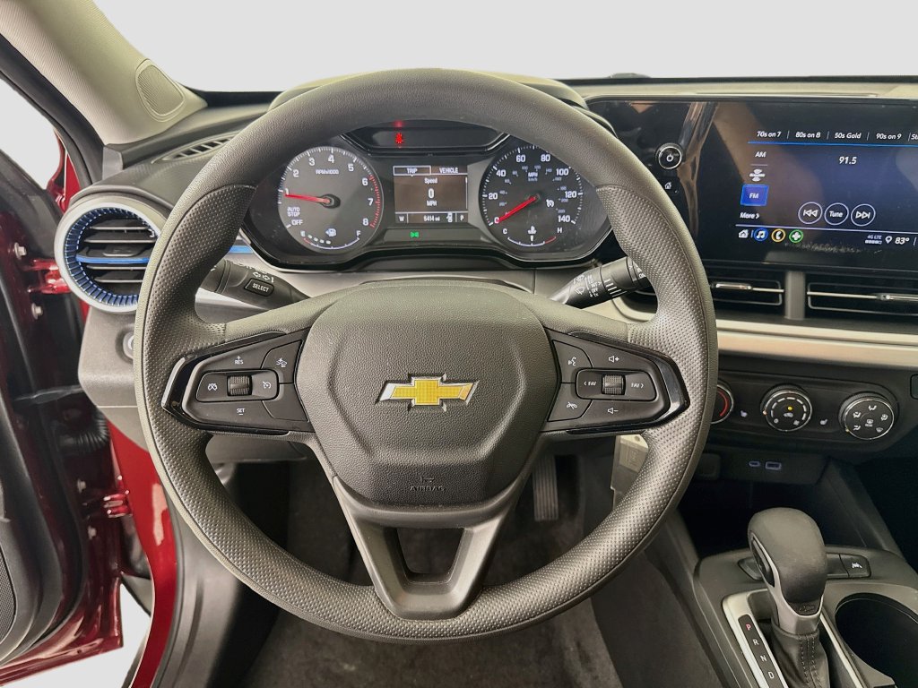 Used 2025 Chevrolet Trax LS w/ LS Convenience Package FWD image 13