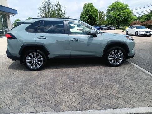 Used 2023 Toyota RAV4 XLE Premium AWD/4WD image 7