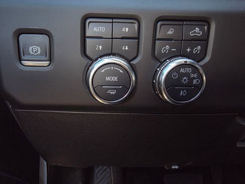 Used 2025 GMC Sierra 2500 Denali w/ Denali Reserve Package image 13