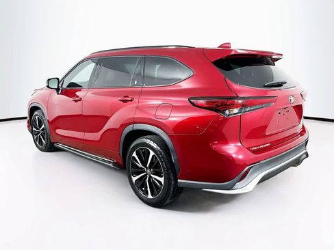 Used 2022 Toyota Highlander XSE image 4
