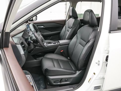 Used 2023 Nissan Rogue SV w/ SV Premium B Package AWD/4WD image 11