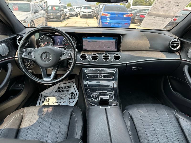 Used 2017 Mercedes-Benz E 400 4MATIC Wagon image 30