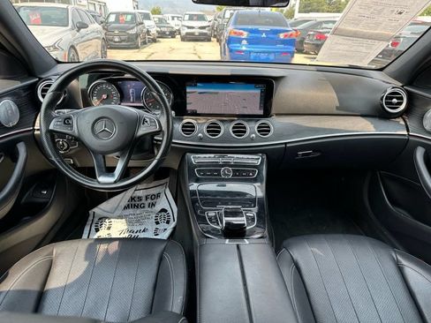 Used 2017 Mercedes-Benz E 400 4MATIC Wagon image 30