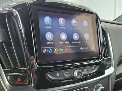 Used 2022 Chevrolet Traverse LT FWD image 15