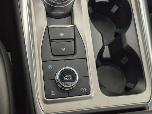 Used 2023 Ford Explorer Platinum w/ Technology Package image 24