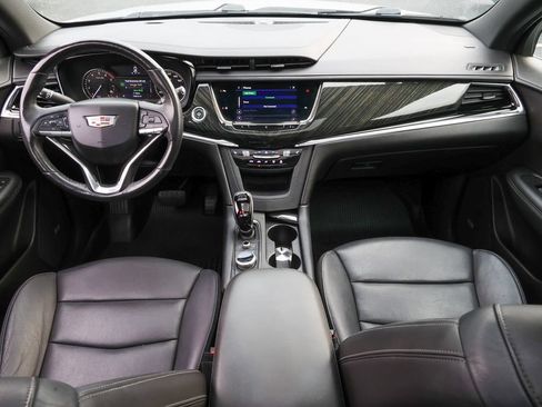 Used 2020 Cadillac XT6 Premium Luxury FWD image 9