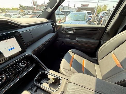 Used 2025 GMC Sierra 1500 AT4 w/ Technology Package AWD/4WD image 37