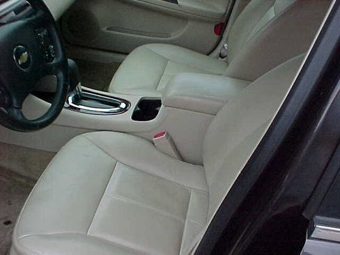 Used 2009 Chevrolet Impala LT w/ Luxury Edition Package image 20