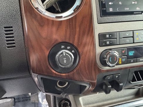 Used 2011 Ford F350 Lariat w/ Lariat Interior Pkg image 35