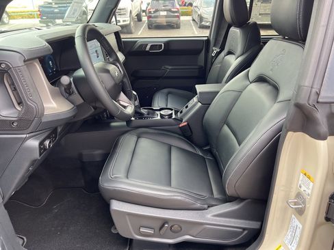 New 2025 Ford Bronco Outer Banks image 12