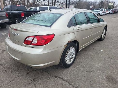 Used 2007 Chrysler Sebring Touring FWD image 2