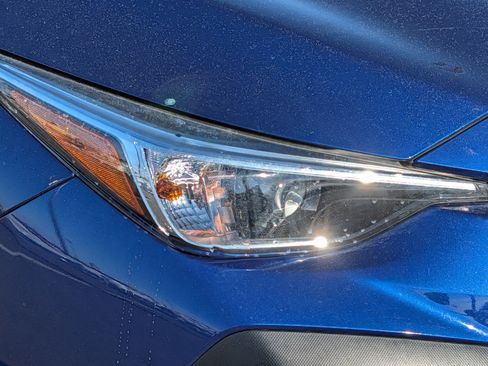 Certified 2024 Subaru Crosstrek 2.0i image 16