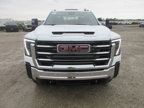 New 2026 GMC Sierra 3500 SLE w/ SLE Value Package image 12